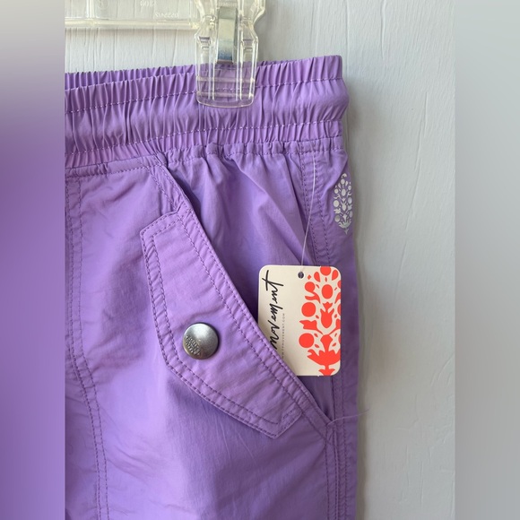 NWT ๐ Sold out color ๐ Free People FP Movement Set Me Free Pants (size M) - Picture 12 of 13